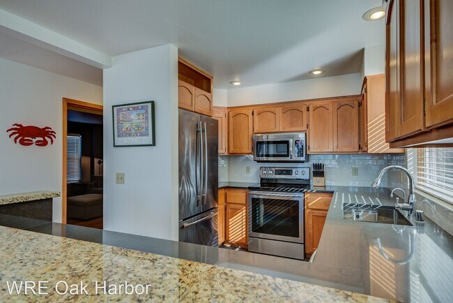 Building Photo - 2 br, 2 bath House - 1771 SE 10th Ave #101