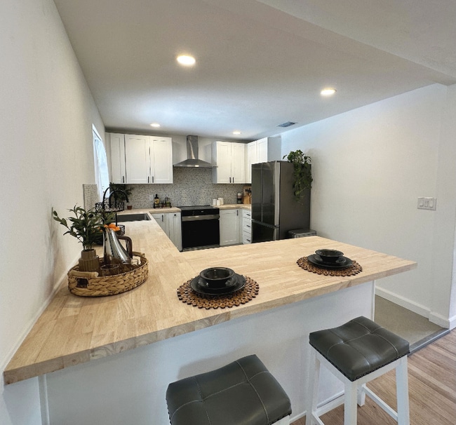 Building Photo - 1118 Brookmont Ave E