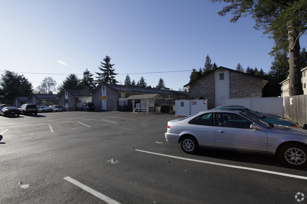 Colonial Garden Apartments - Shoreline, WA | Apartments.com