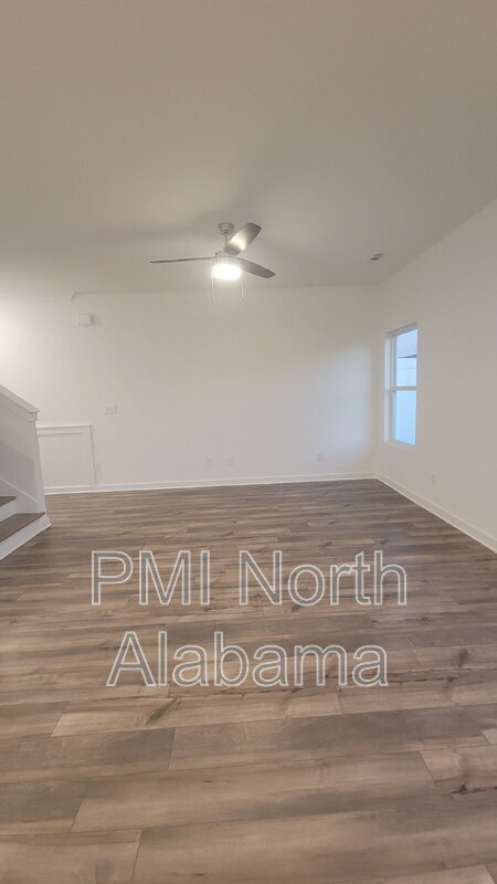 Building Photo - 7597 Discovery Pt Dr NW