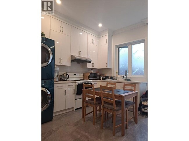 Building Photo - 6380 Taseko Crescent