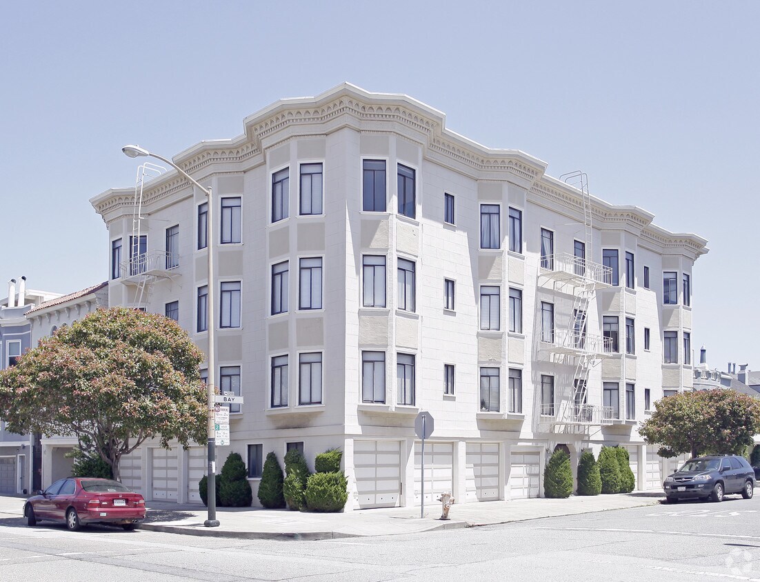 Primary Photo - 2190 Bay St