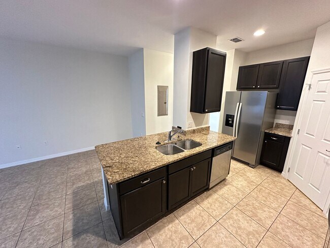 Foto del edificio - 3 Bedroom, 2.5 Bath Townhome in Winter Gar...