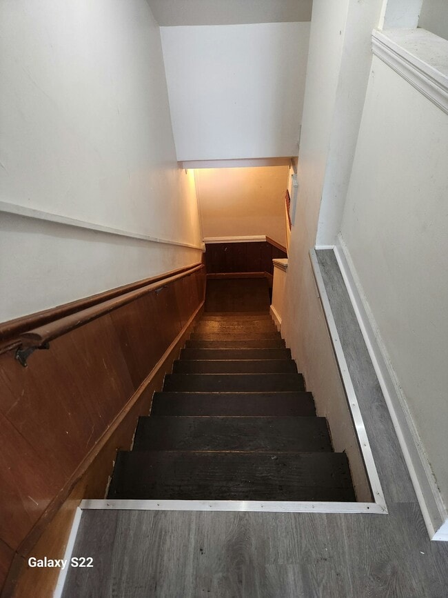 Building Photo - 302 Dahl St