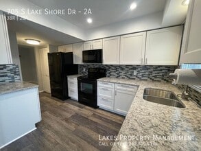 Building Photo - 705 S Lake Shore Dr