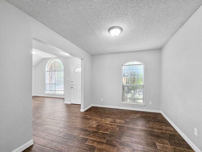 Foto del edificio - 6600 Rhea Ridge Dr