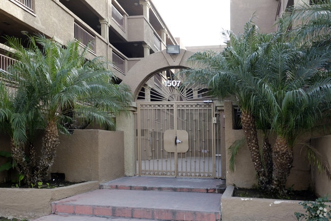 Building Photo - Durant Court