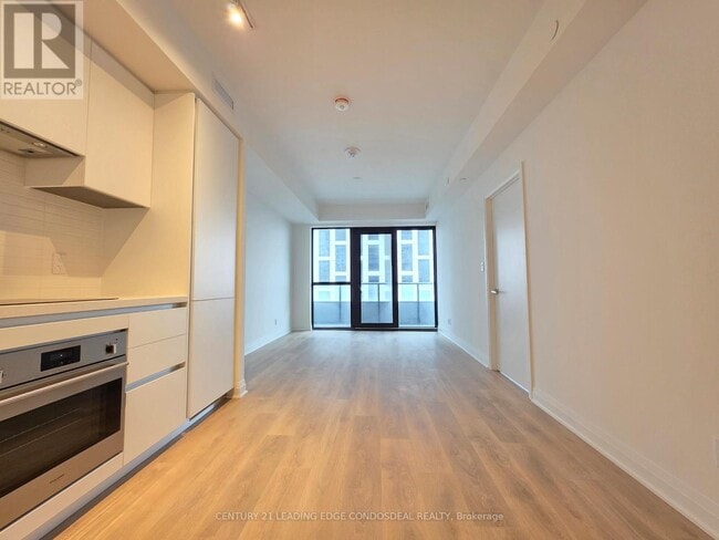 Photo du bâtiment - 4015 The Exchange