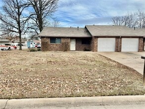 Building Photo - 3507 W Beechwood Dr