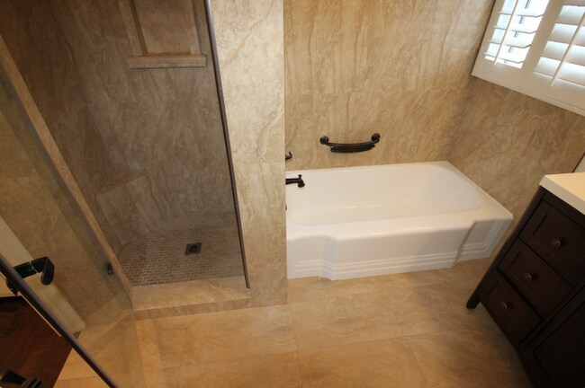 Building Photo - 3 bedroom in Beverly Hills CA 90212