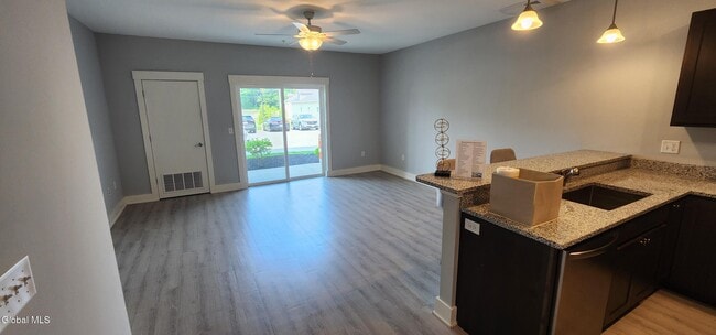 Building Photo - 25 Hastings Dr