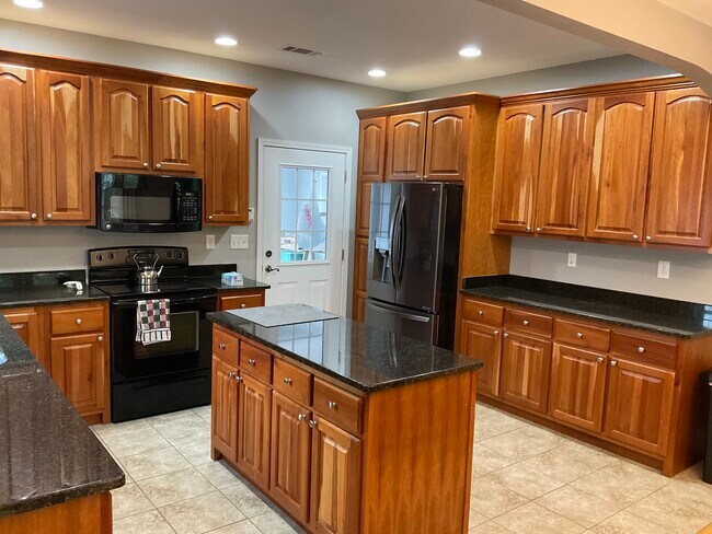 Photo - 180 Lindsey Ln House