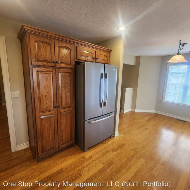 Foto del edificio - 5 br, 3.5 bath House - 4417 SW Flintrock Dr.