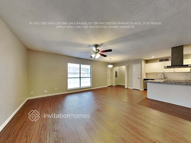 Foto del edificio - 5313 Marsh Dr