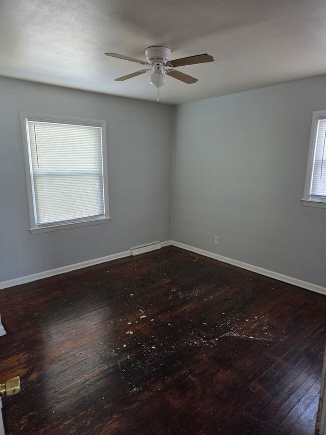 Foto del edificio - Large 4-Bedroom Single Family Home, Quiet Neighborhood. Available January 1st!