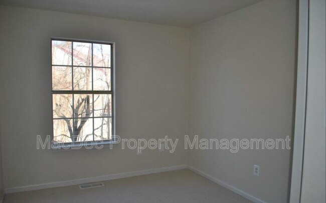 Building Photo - 11254 Girven Ct