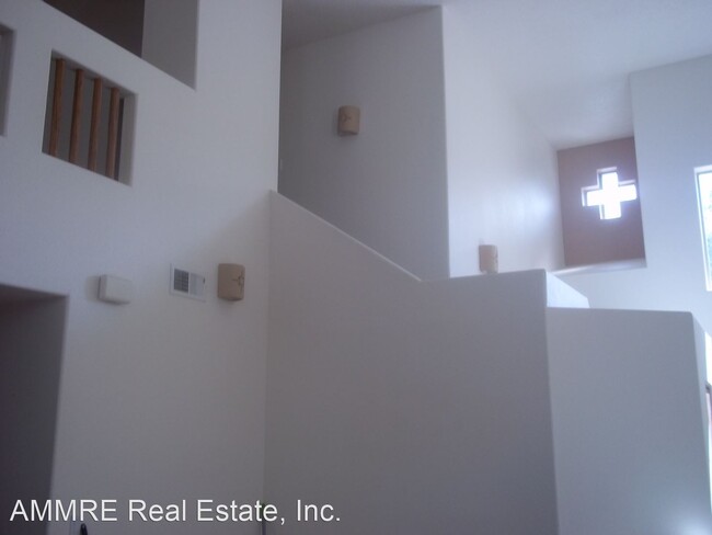 Building Photo - 3 br, 2.5 bath House - 3509 Yippee Calle C...