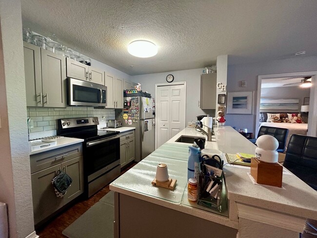 Foto del edificio - 5483 Vineland Rd