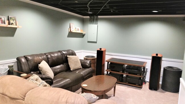 Basement - 3437 N 97th Plz