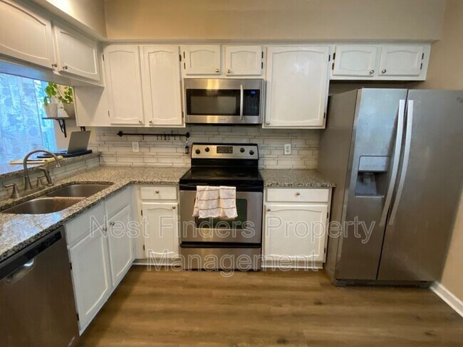 Foto del edificio - 11866 Ashbrook Cir N