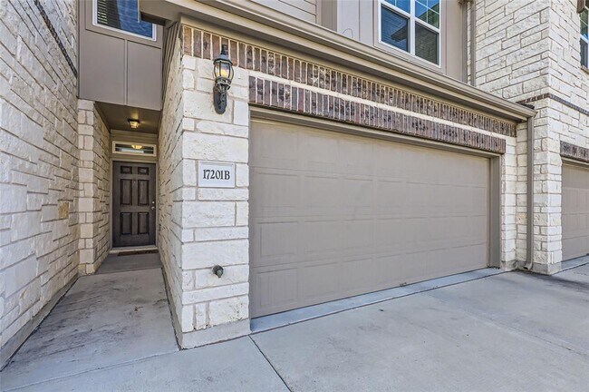 Building Photo - 17201 Leafroller Dr