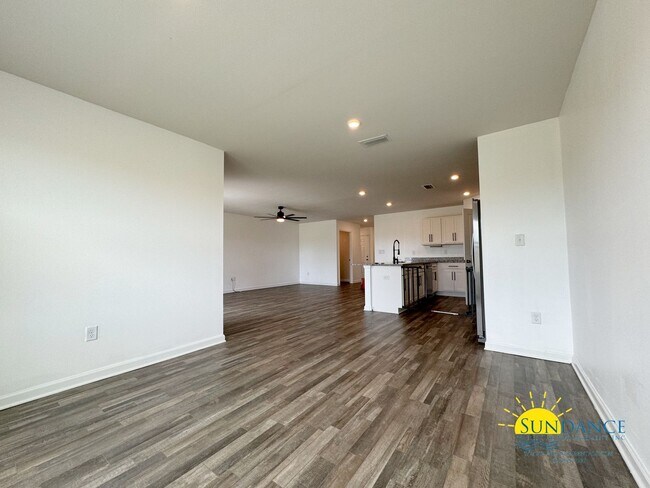 Foto del edificio - 2022 New Construction home in the Sawmill ...