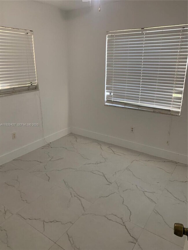 Building Photo - 14301 SW 105th Ave