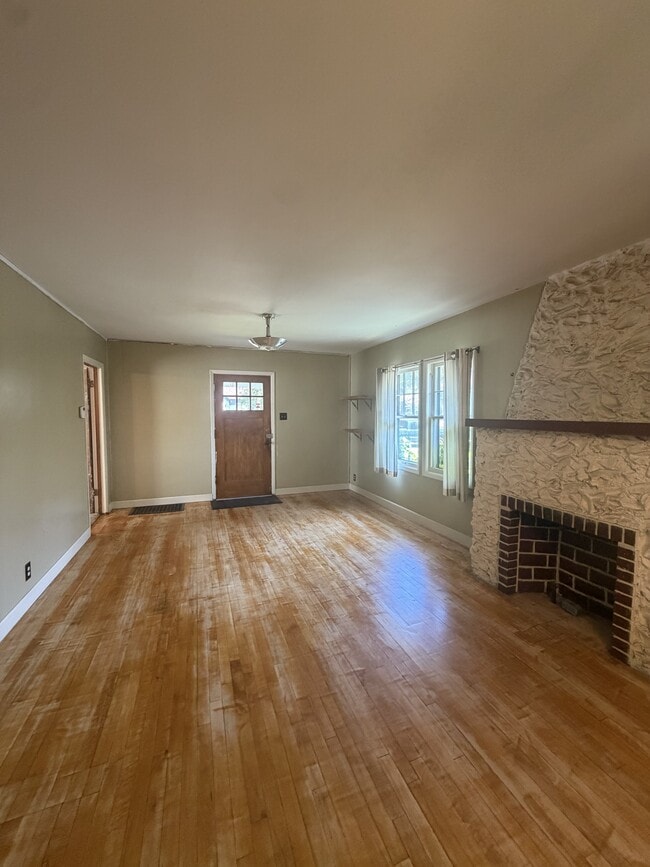 Building Photo - 212 Alderson Ave