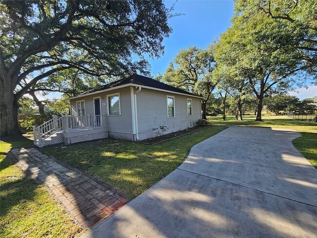 Building Photo - 603 Landrum