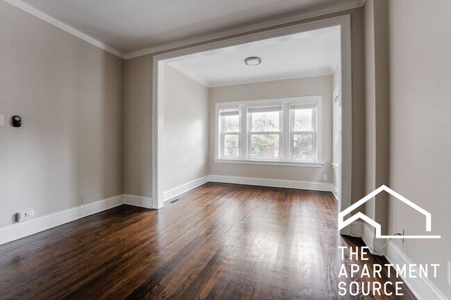 Building Photo - 1606 W Berwyn Ave