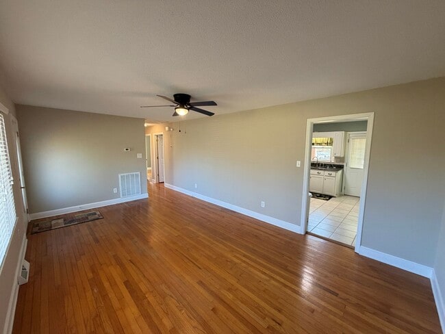 Building Photo - Statesville - HWY 21 - 3 BD/ 1 BA