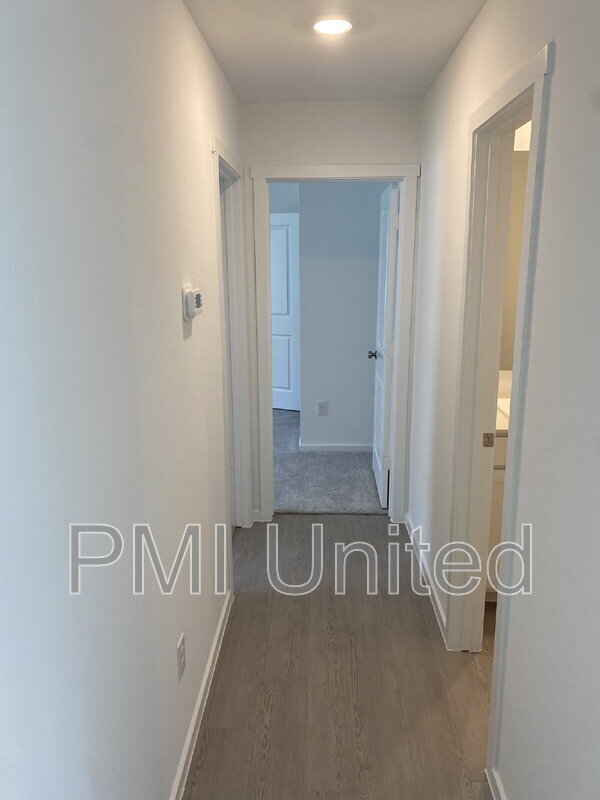 Foto del edificio - 3012 Burmese St