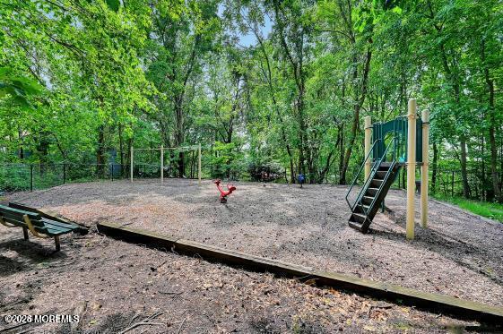 Foto del edificio - 83 Bradford Ct