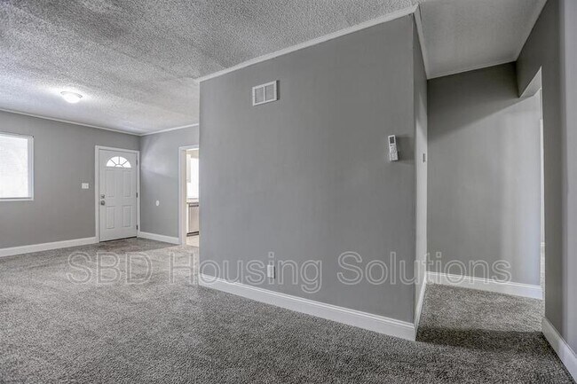 Foto del edificio - 1027 E Parker Ave