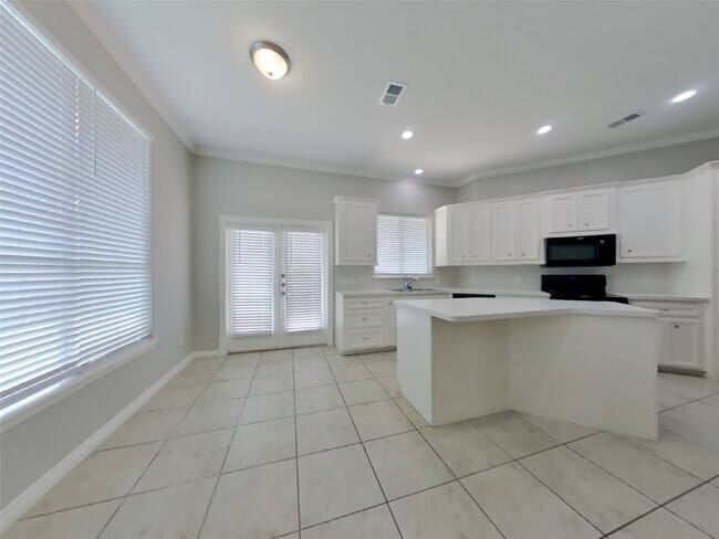 Building Photo - 138 Snug Harbor Blvd