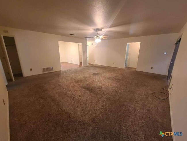 Foto del edificio - 4504 Aspen Dr