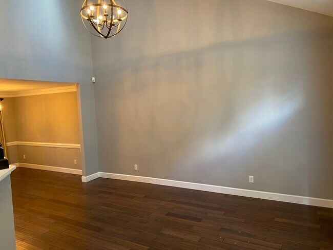 Building Photo - 2321 Heathershire Ln
