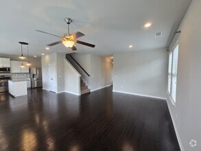 Building Photo - 3005 Montrose Ln