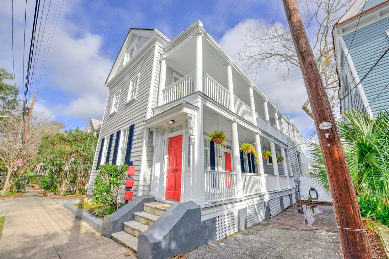 208 Ashley Ave Unit A, Charleston, SC 29403 Condo for Rent in Charleston, SC