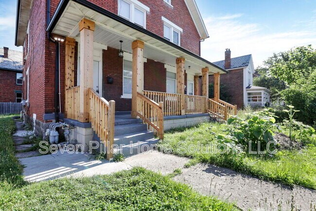 Building Photo - 1544 Granville St