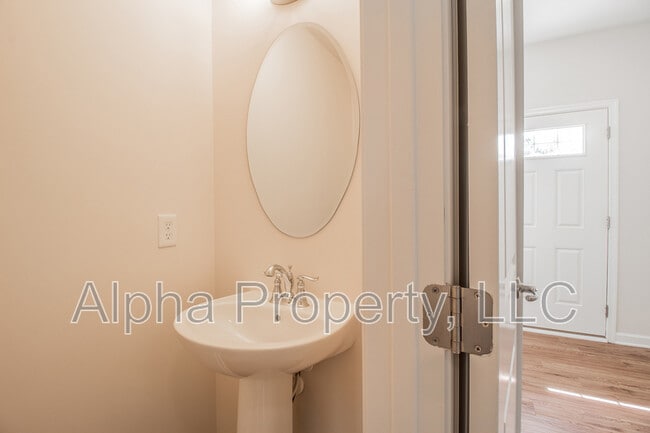 Foto del edificio - 305 Christiane Way