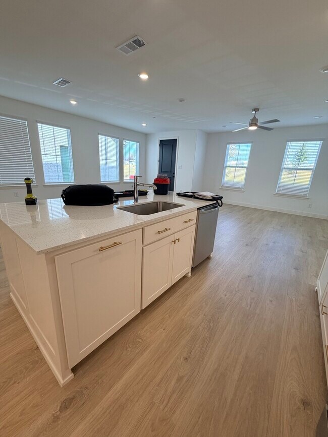 Isla de cocina - 4729 Spinner St