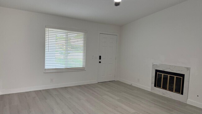 Building Photo - 45612 Kristen Ct