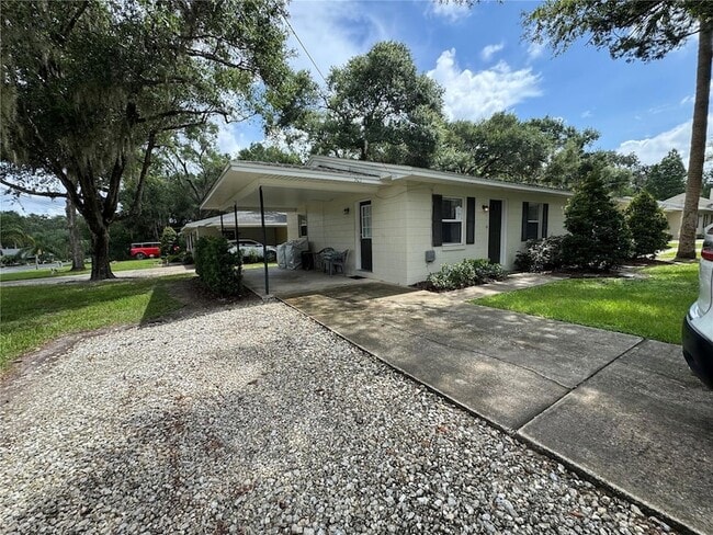 Building Photo - 503 Oak Ave