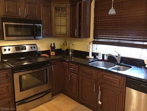 Building Photo - 424 Clearfield Ave