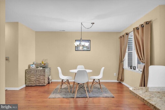 Building Photo - 211 Harbourtown Blvd