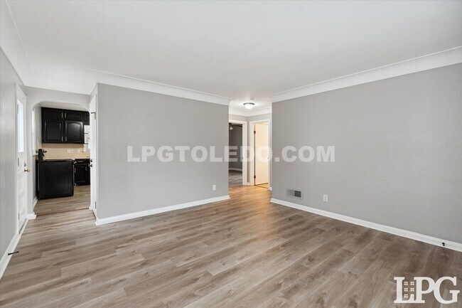 Building Photo - 3648 Watson Ave