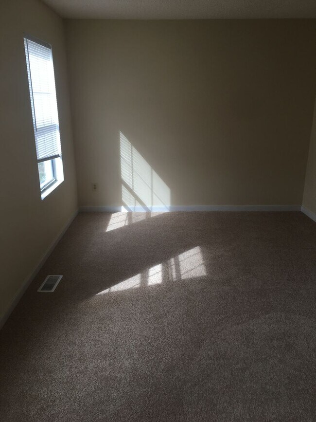 Foto del edificio - 1616 Fawcett Ln
