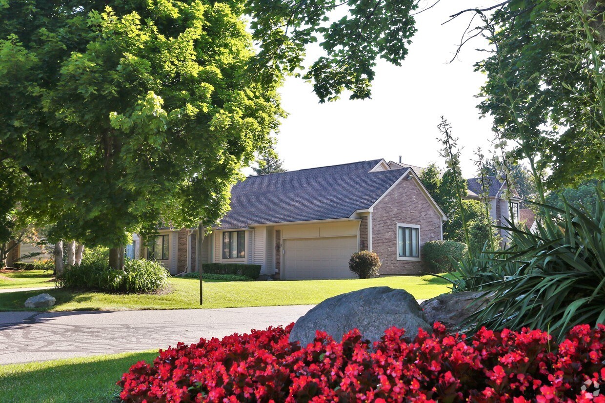 Covington Club Apartments Apartments in Farmington Hills, MI