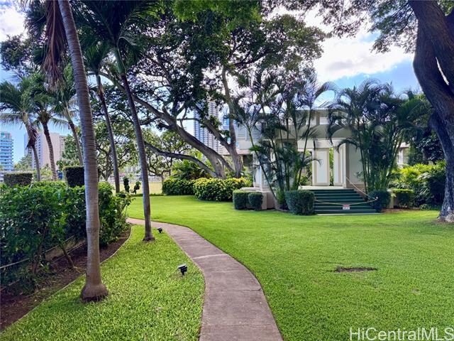 Building Photo - 2333 Kapiolani Blvd